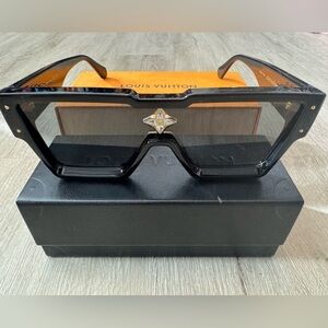 Louis Vuitton Cyclone Glasses